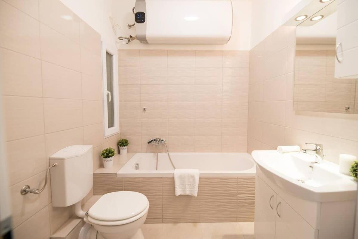 Trendy Central Apartment At Castle Budapest Exterior foto